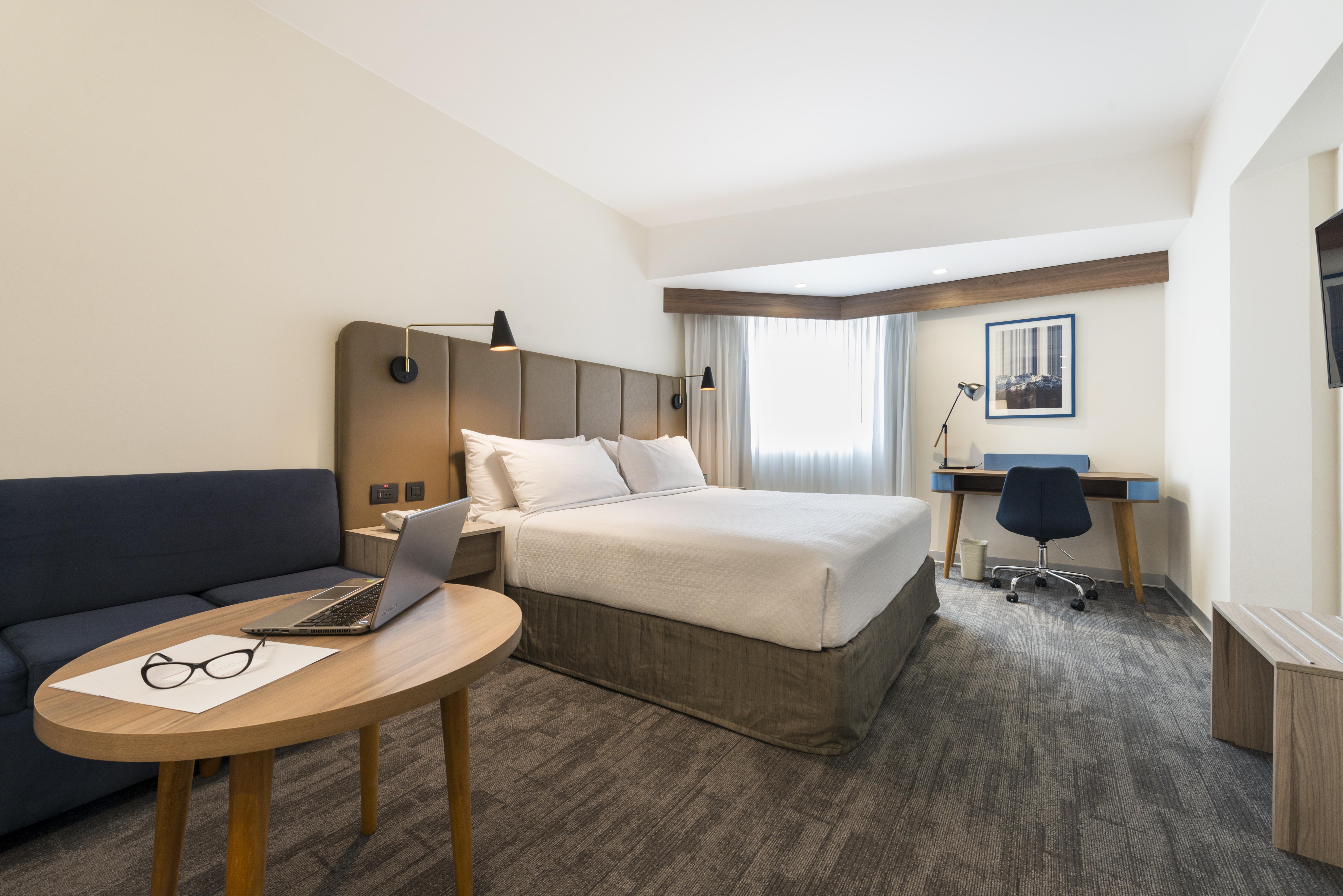 Crowne Plaza Lima By Ihg Hotell Eksteriør bilde A typical room at the Holiday Inn Express London - Kensington