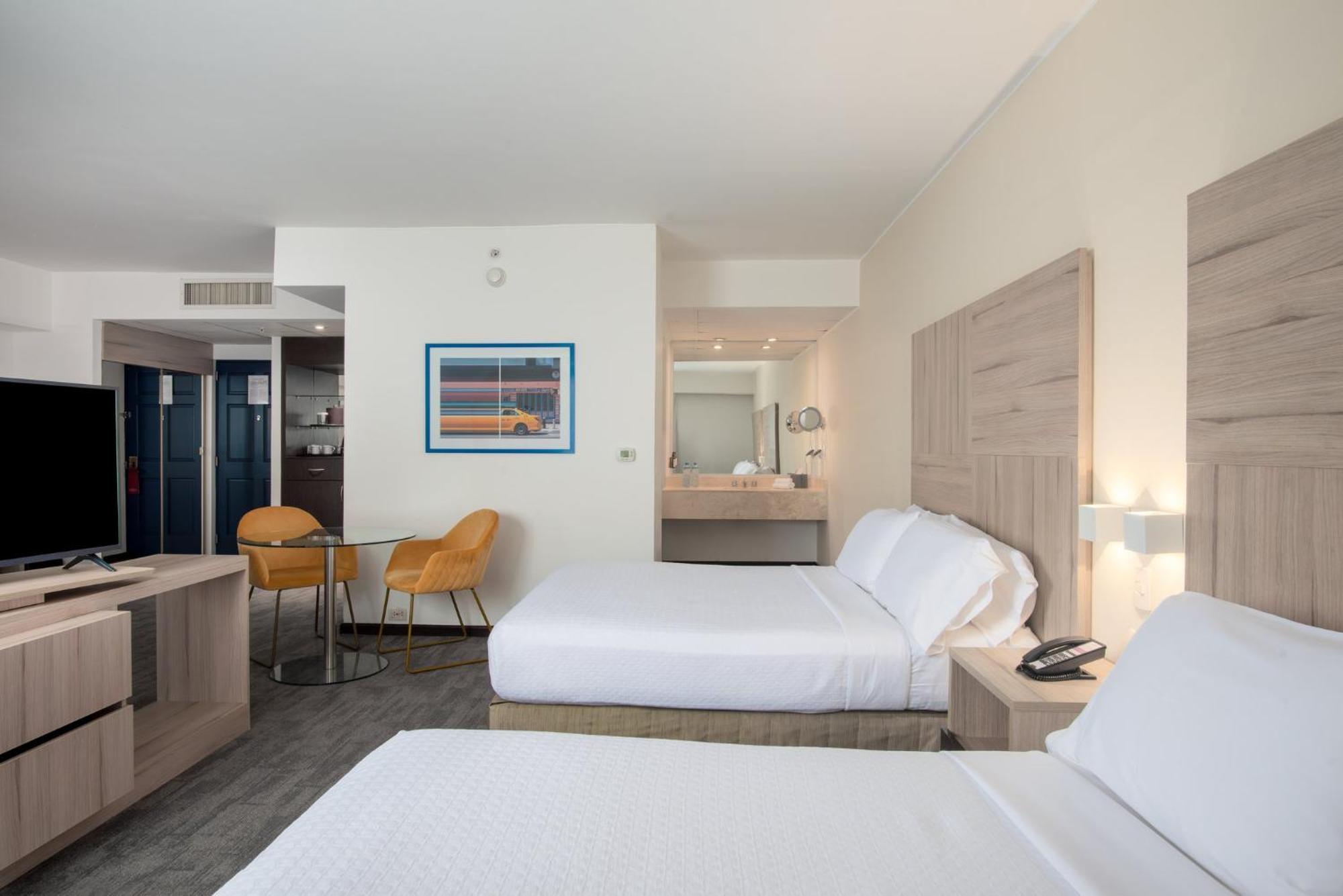 Crowne Plaza Lima By Ihg Hotell Eksteriør bilde A typical room at the Hilton Garden Inn
