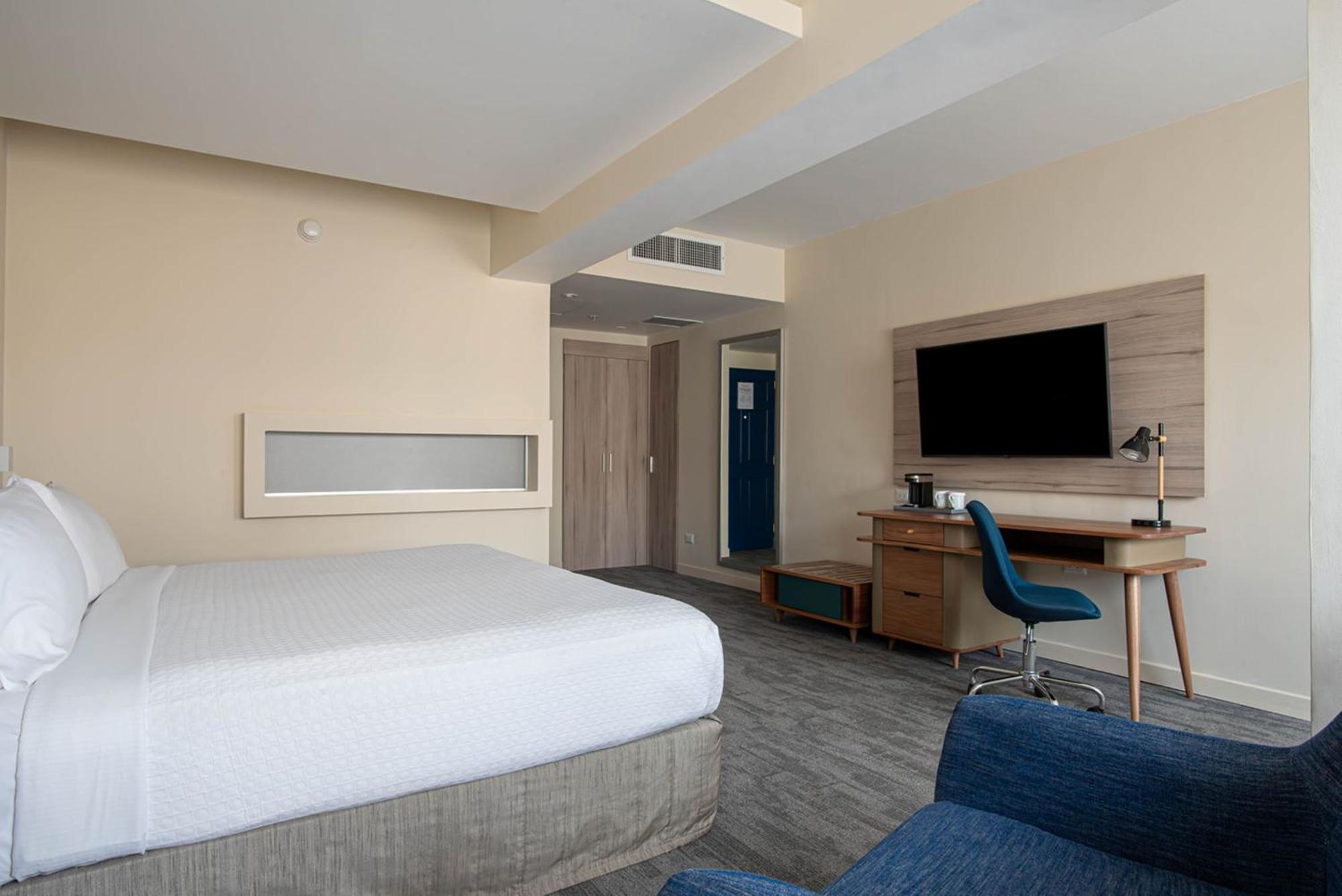Crowne Plaza Lima By Ihg Hotell Eksteriør bilde A room at the Hilton Garden Inn in San Francisco